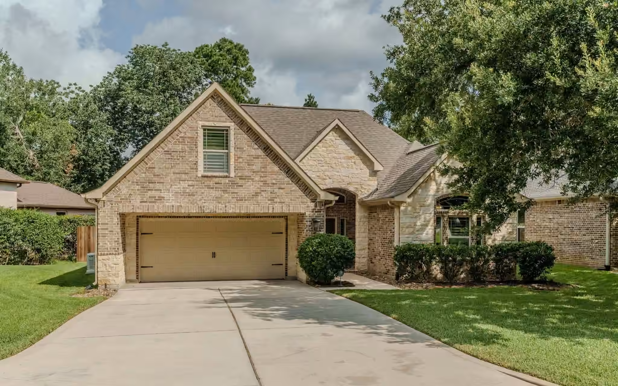 Photo 2 of 104 Lakeside Drive, Montgomery, TX