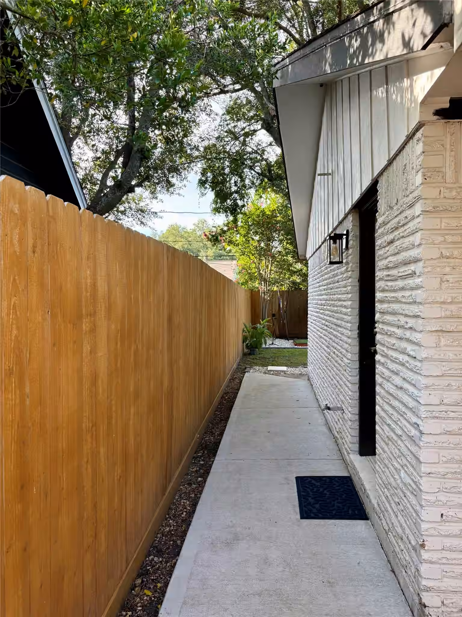 Photo 5 of 4406 Benning Drive, Houston, TX