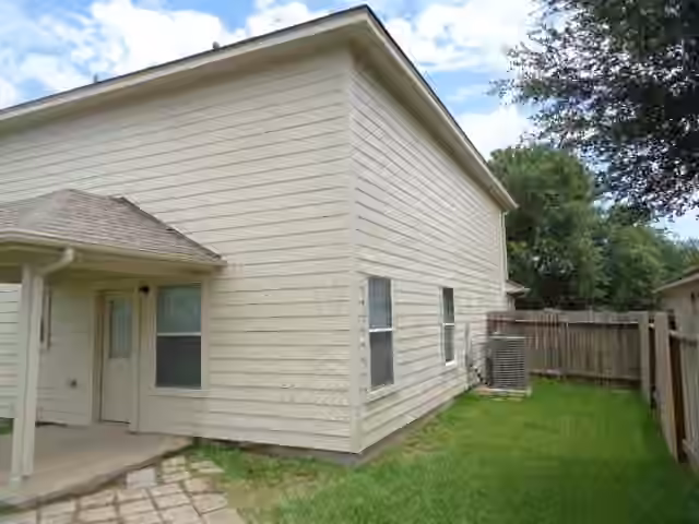 Photo 4 of 1035 Junction Court, Rosenberg, TX