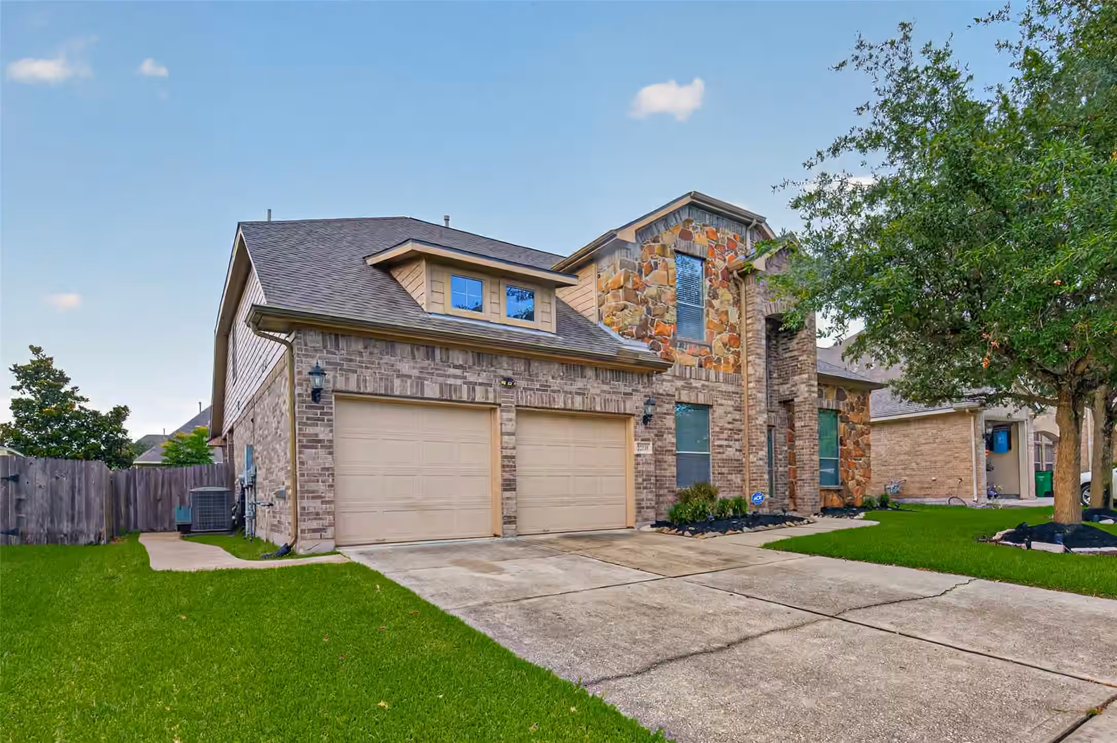 Photo 3 of 22710 Wixford Lane, Tomball, TX