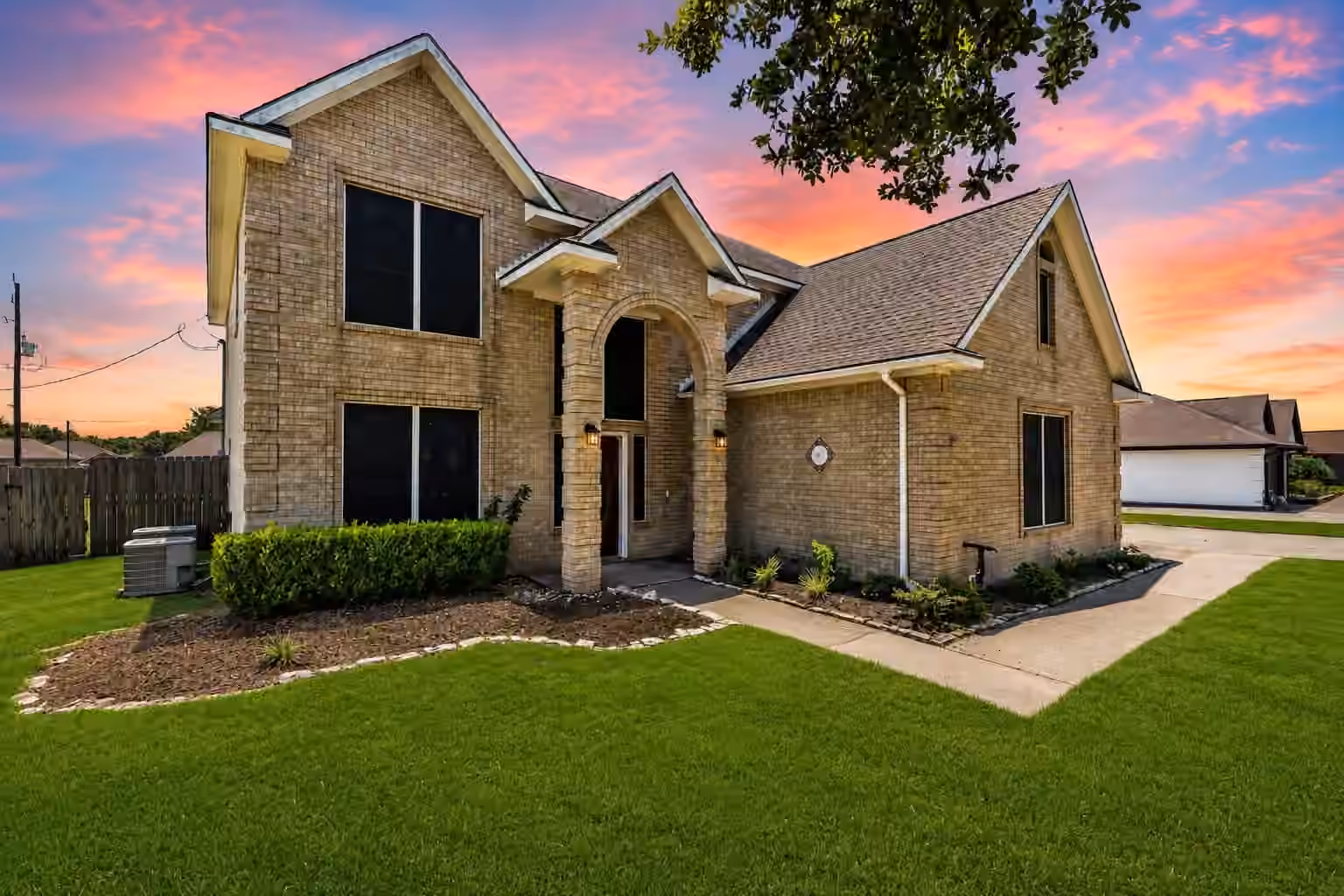 Photo of 6310 Wildlife Way, Baytown, TX