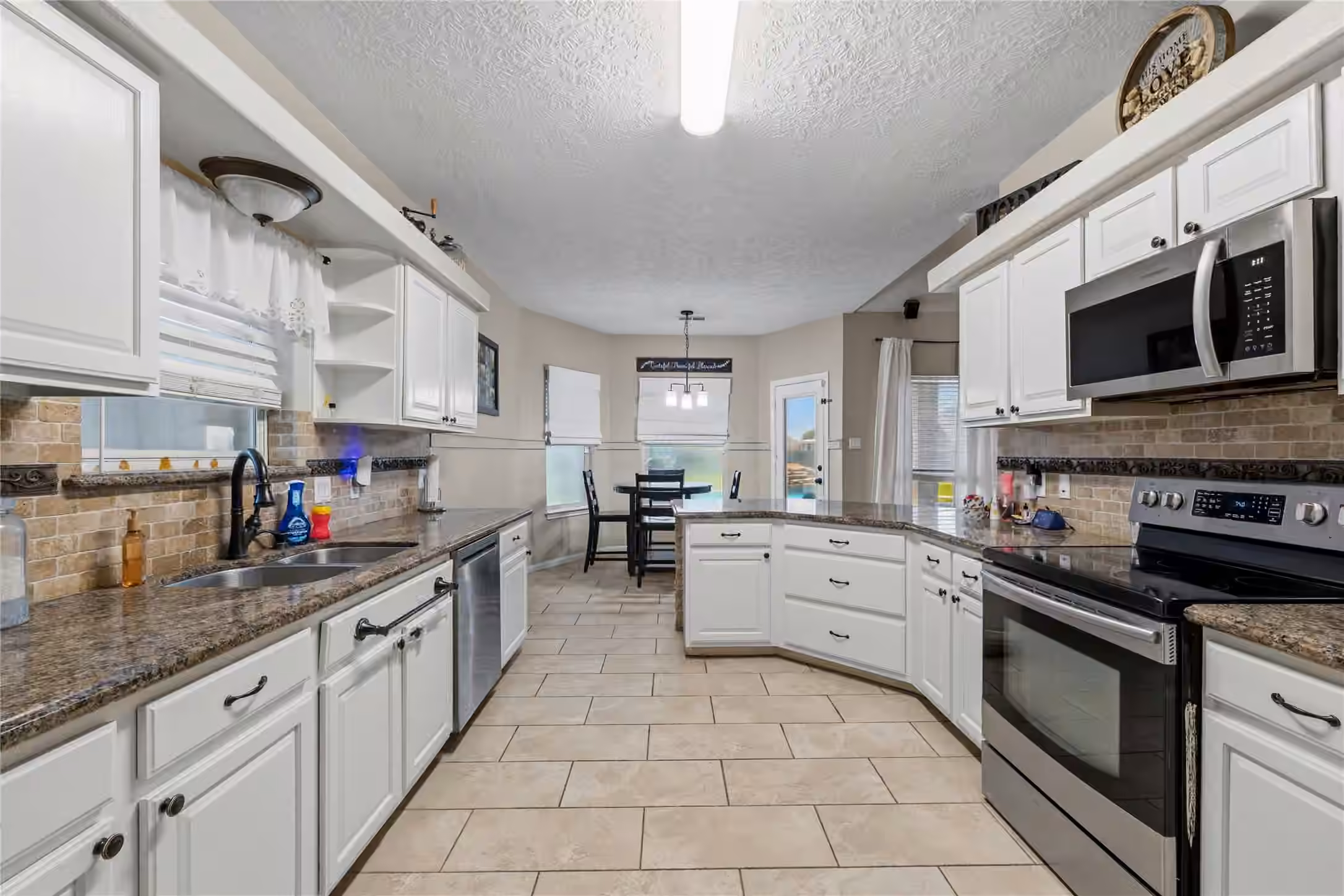 Photo 5 of 6310 Wildlife Way, Baytown, TX