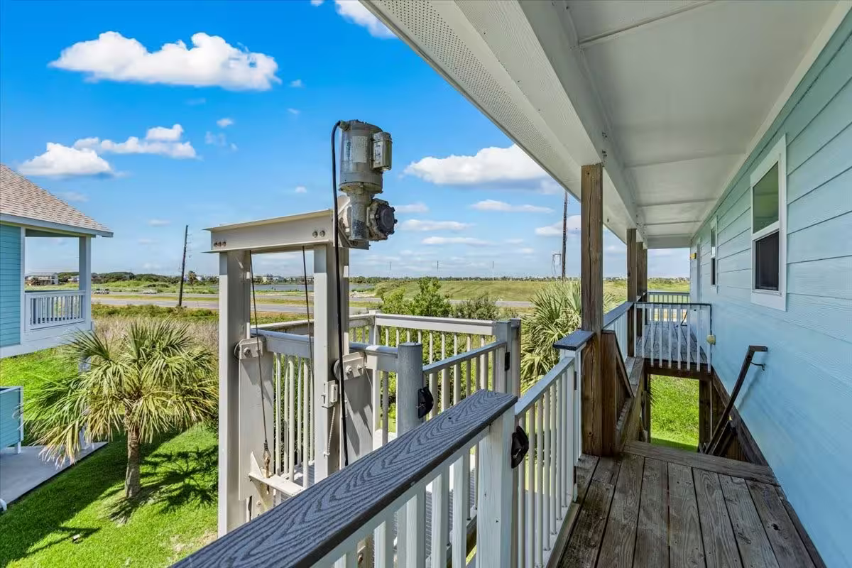 Photo 7 of 3902 Pirates Beach Court, Galveston, TX