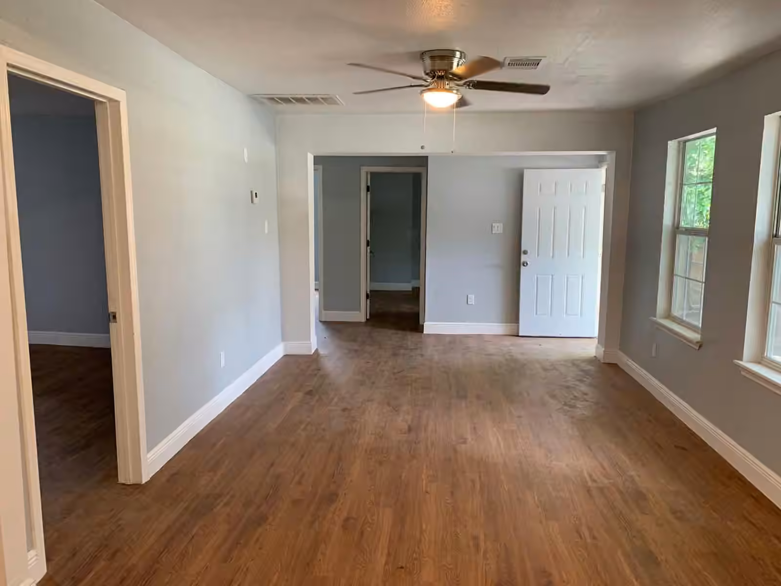 Photo 2 of 502 Hahlo Street, Houston, TX