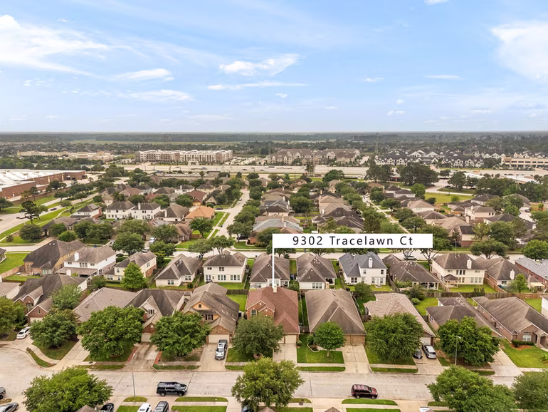 Photo 3 of 9302 Tracelawn Court, Humble, TX