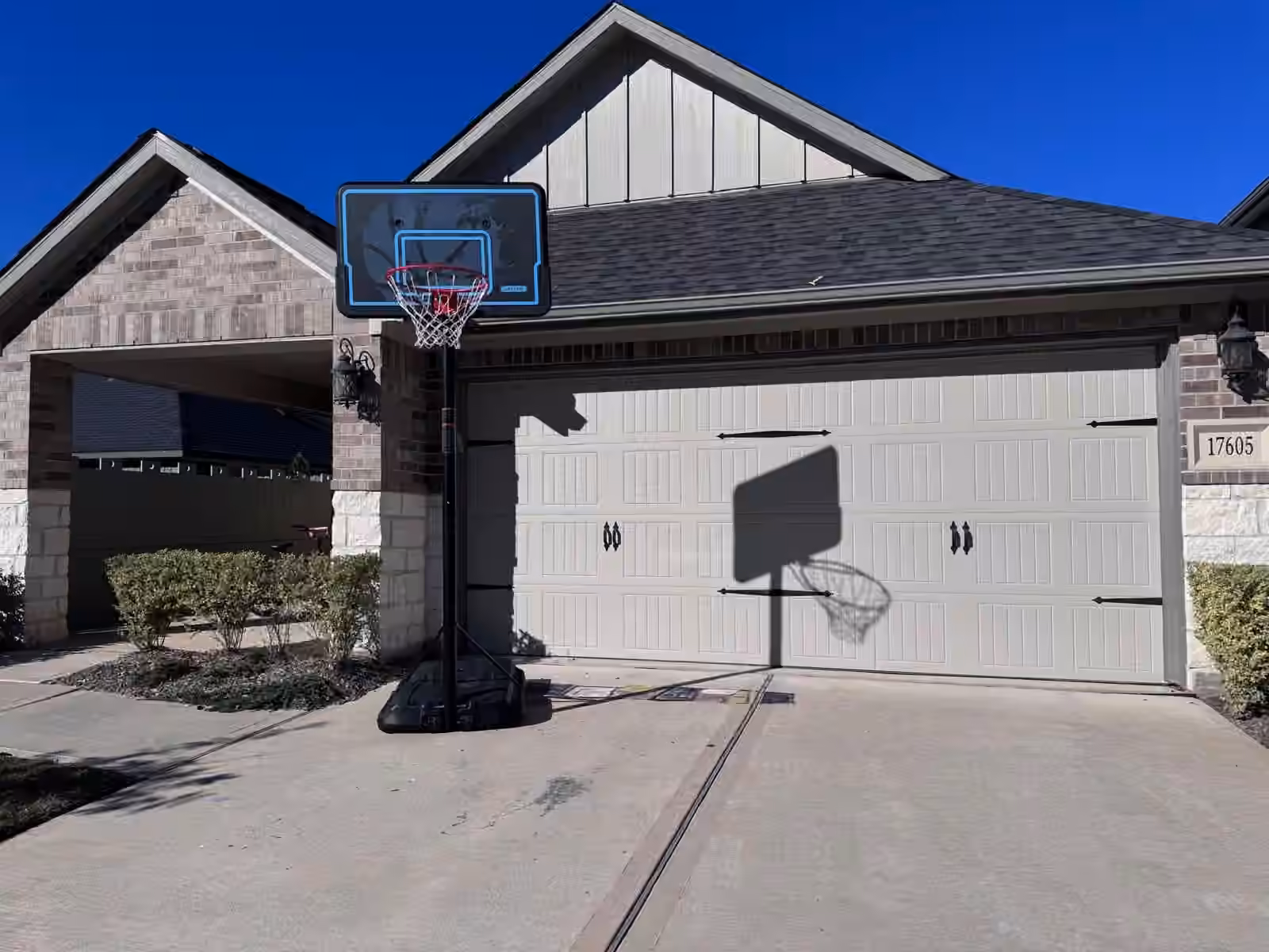 Photo 2 of 17605 Rosette Grass Drive, Conroe, TX