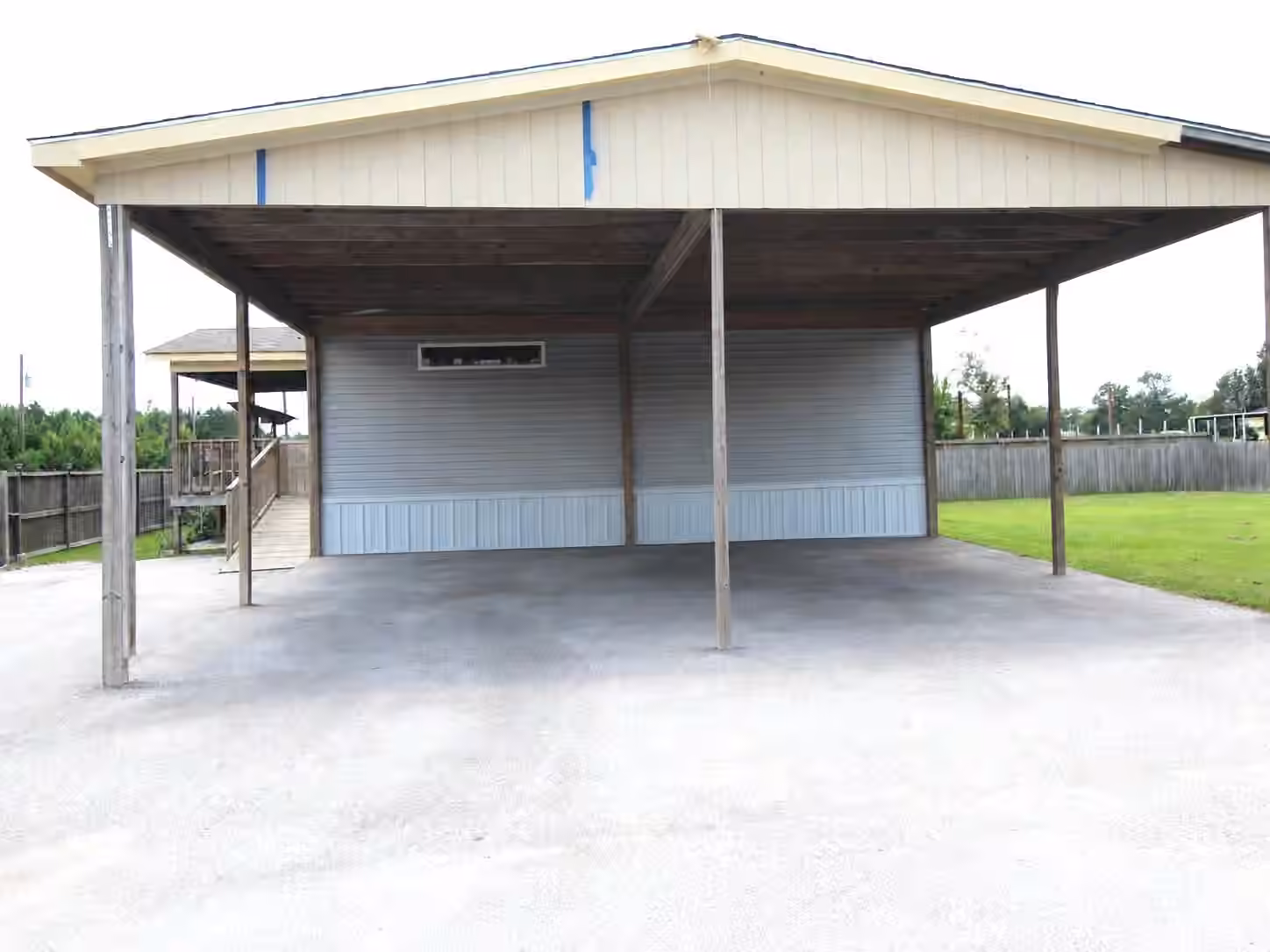 Photo 2 of 711 County Road 5006, Cleveland, TX