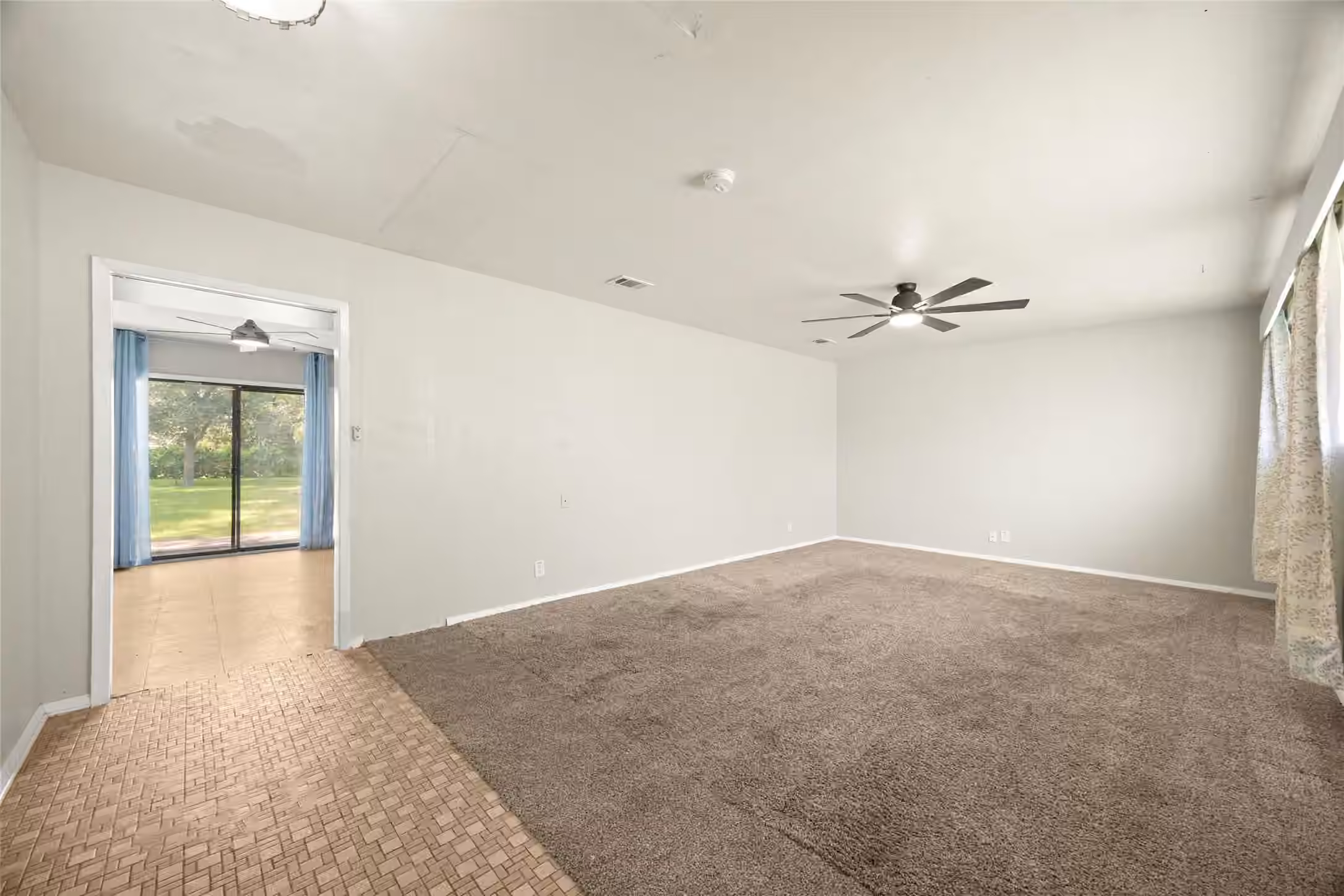 Photo 4 of 103 Ligustrum Street, Lake Jackson, TX