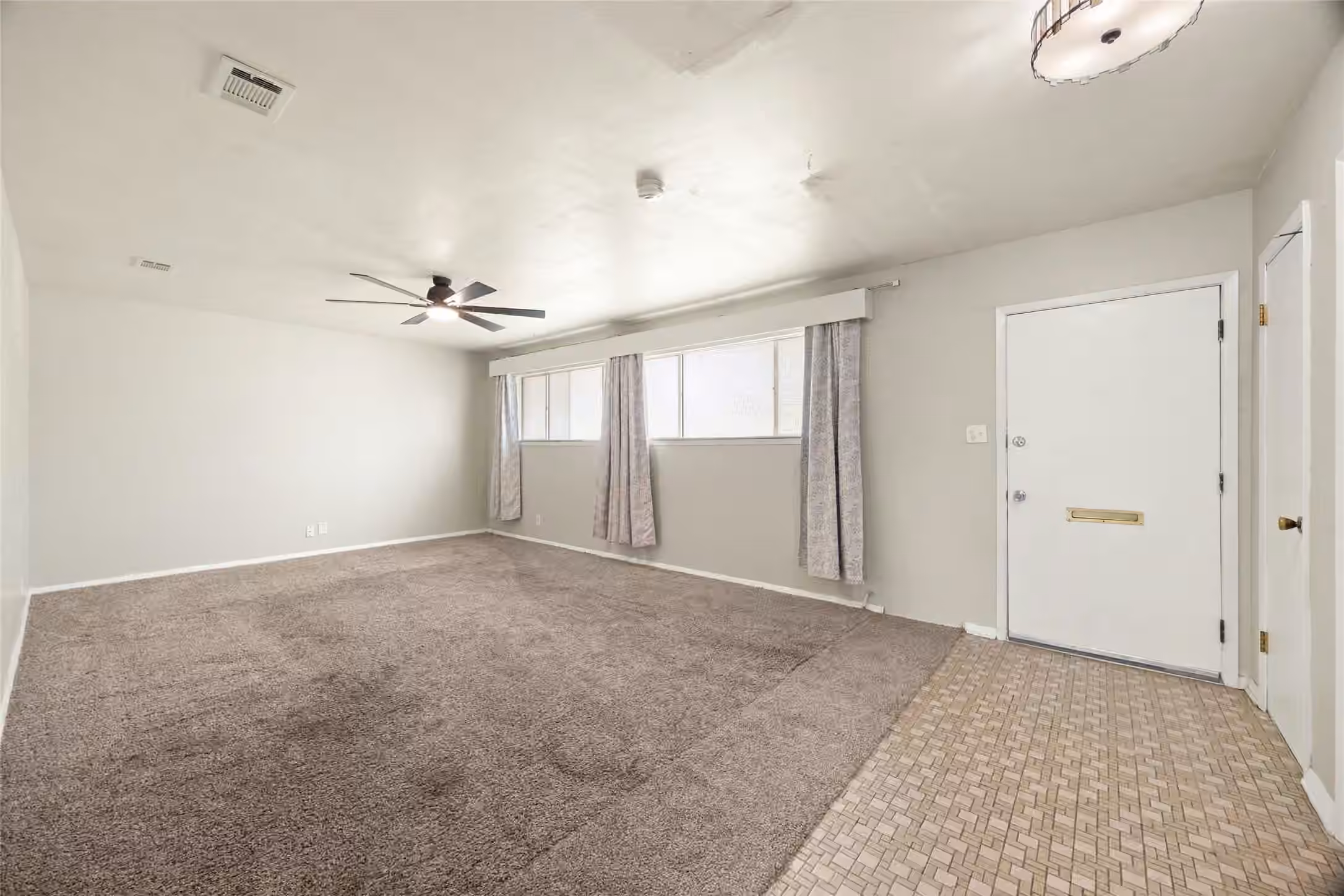 Photo 5 of 103 Ligustrum Street, Lake Jackson, TX