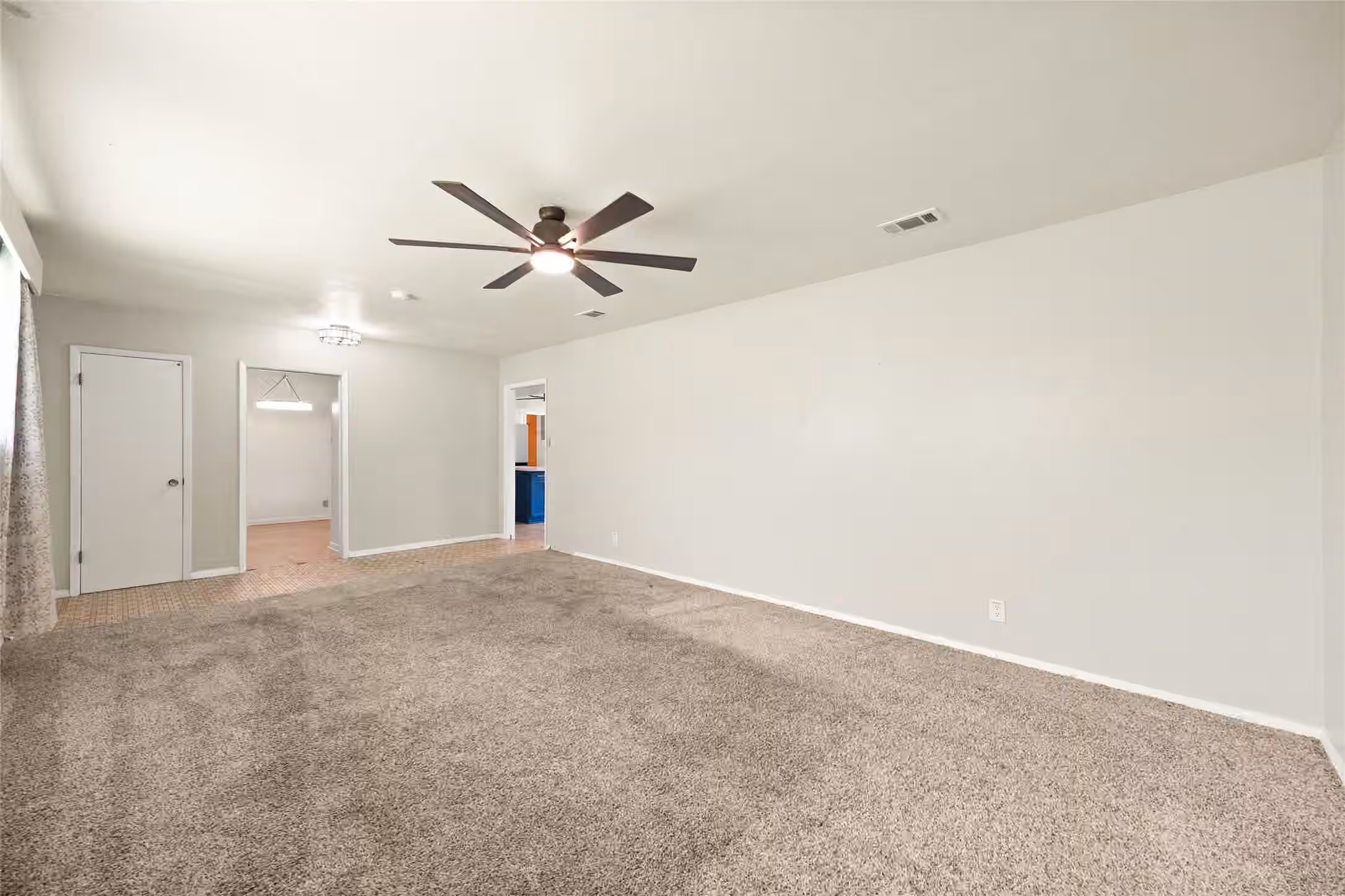 Photo 6 of 103 Ligustrum Street, Lake Jackson, TX