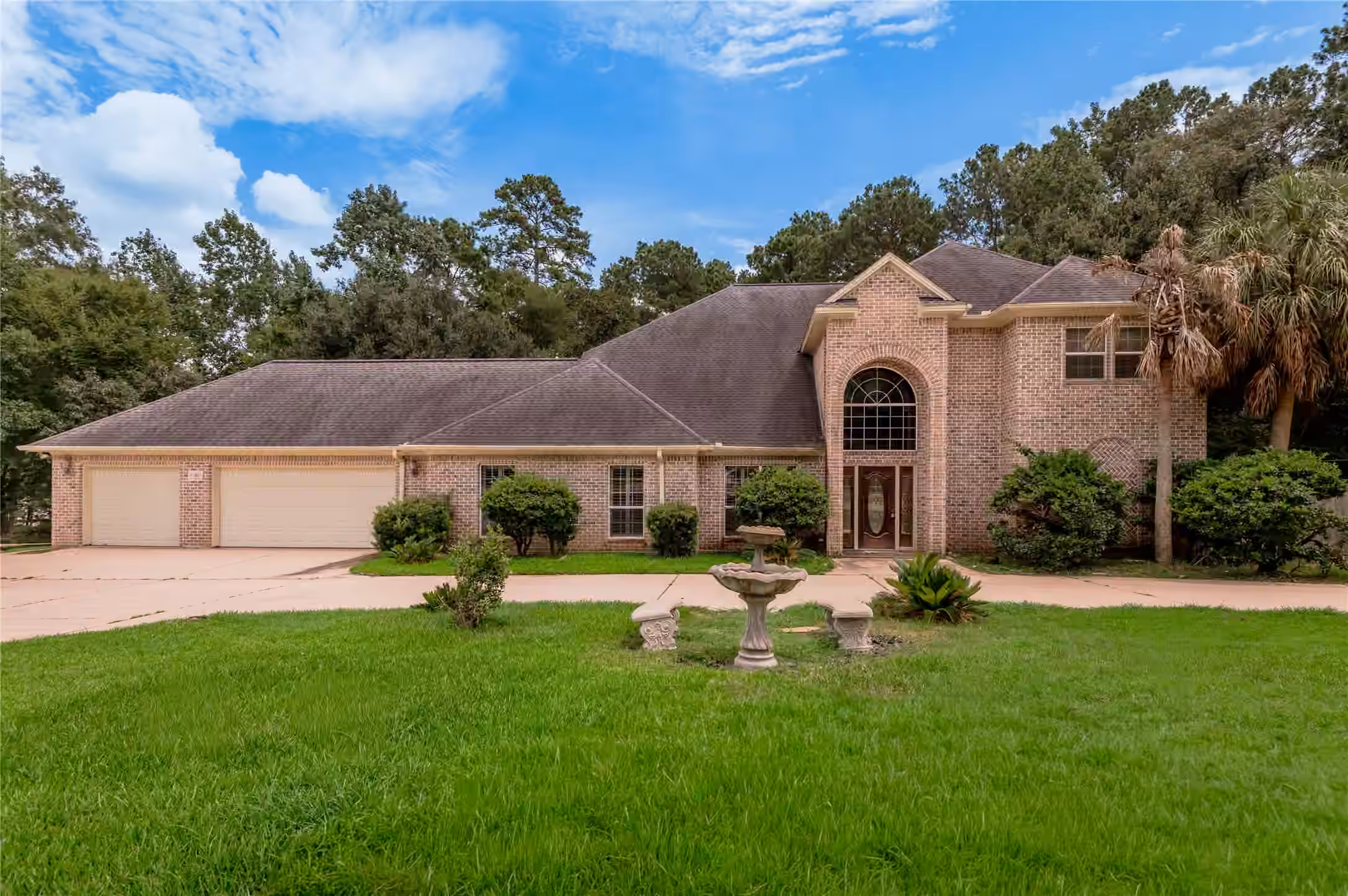 Photo of 187 Broadmoor Drive, Huntsville, TX 77340