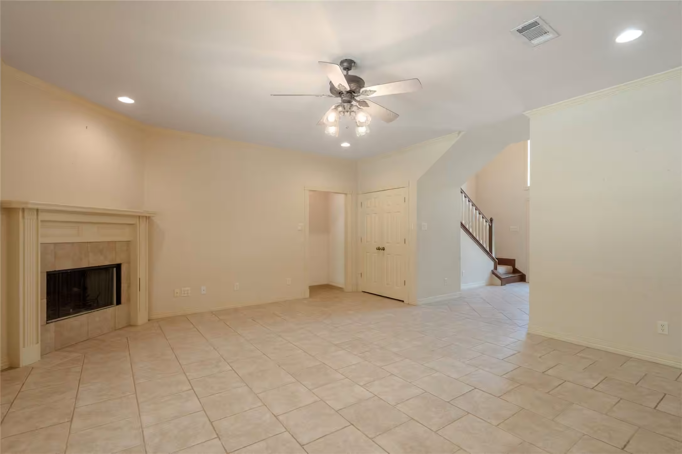 Photo 5 of 187 Broadmoor Drive, Huntsville, TX