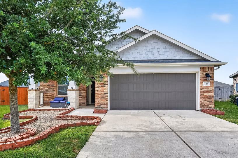 Photo of 526 Heron Bay Circle, La Porte, TX 77571