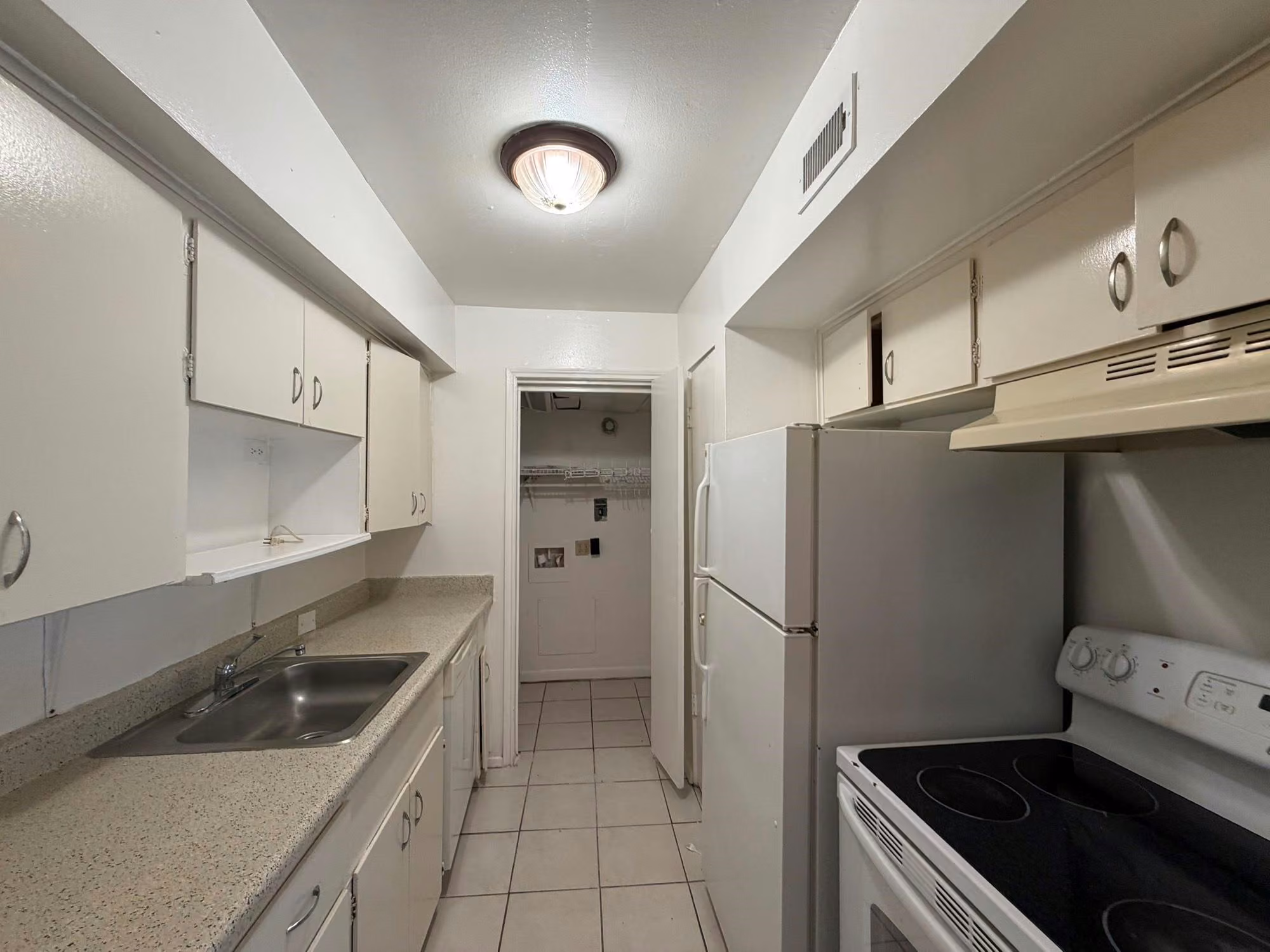 Photo 2 of 5617 Bissonnet Street 201B, Houston, TX