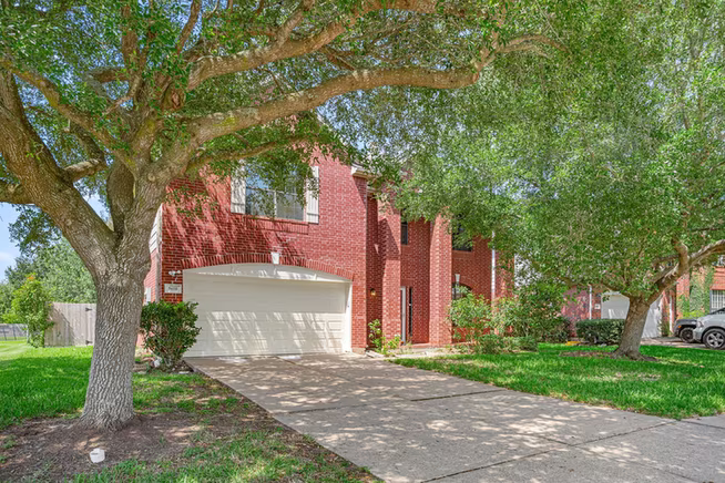 Photo of 5610 Brazos Springs Drive, Sugar Land, TX 77479