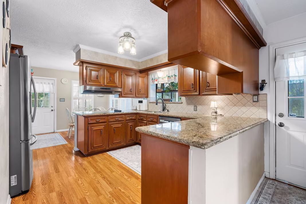 Photo 6 of 6971 Breezy Point, Willis, TX
