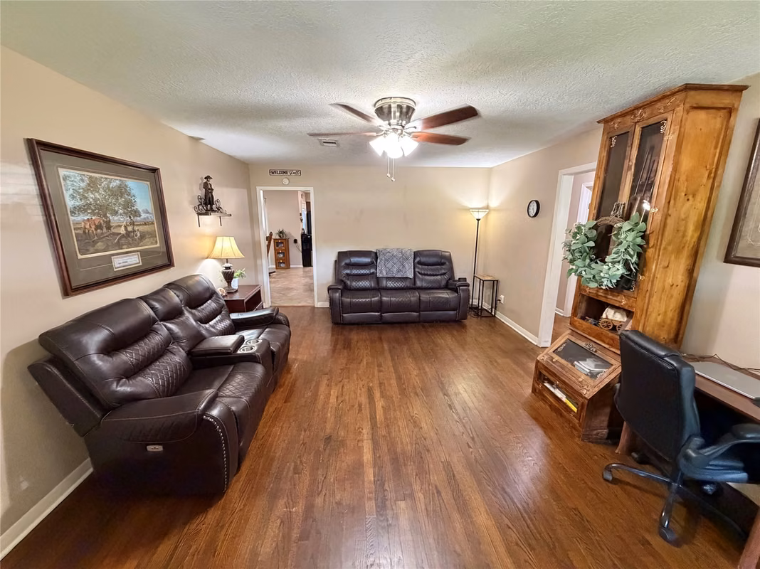 Photo 3 of 5403 3rd Street, Danbury, TX
