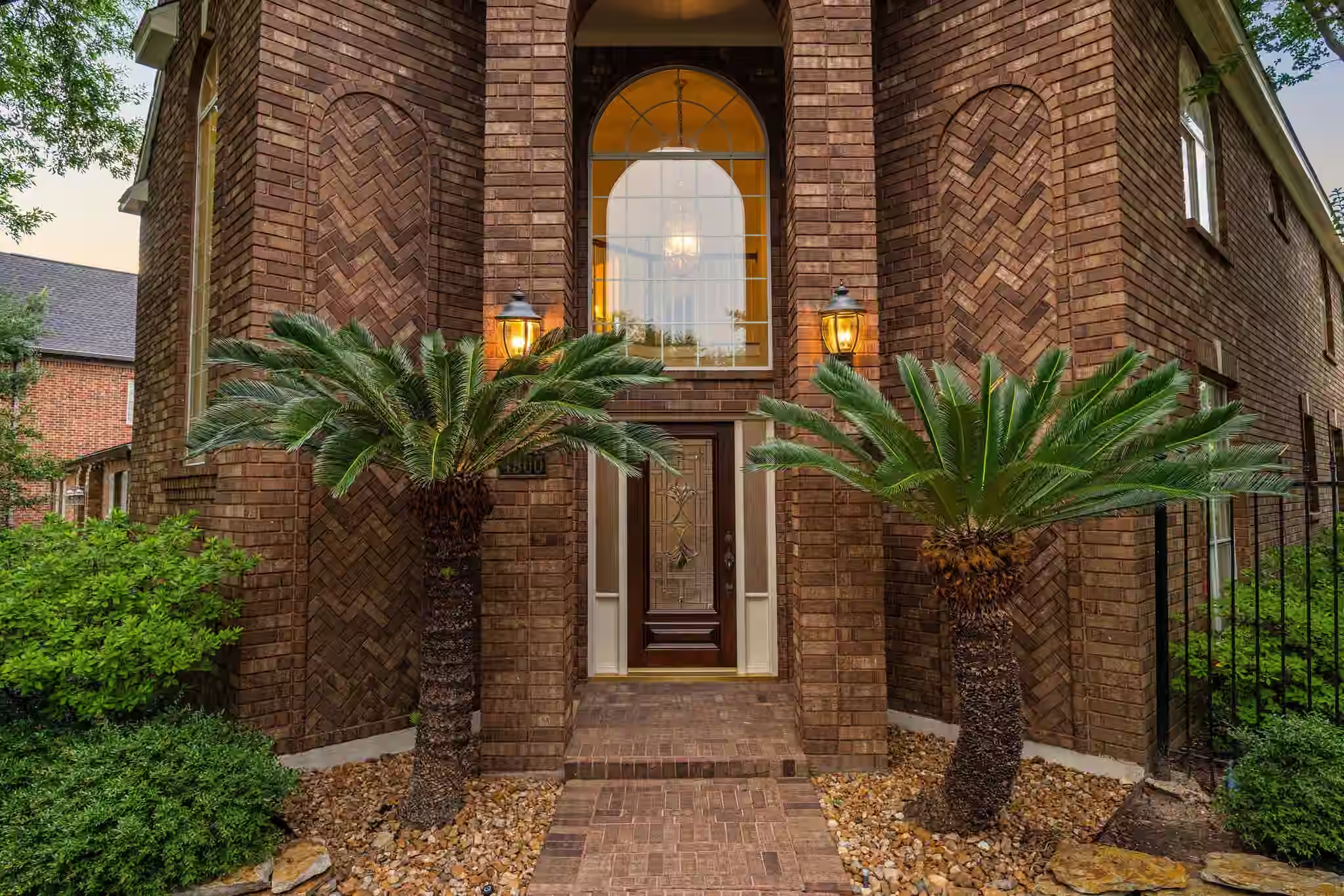 Photo 3 of 4900 Cedar Street, Bellaire, TX