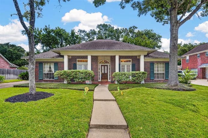 Photo of 15327 Willow Shores Drive, Houston, TX 77062