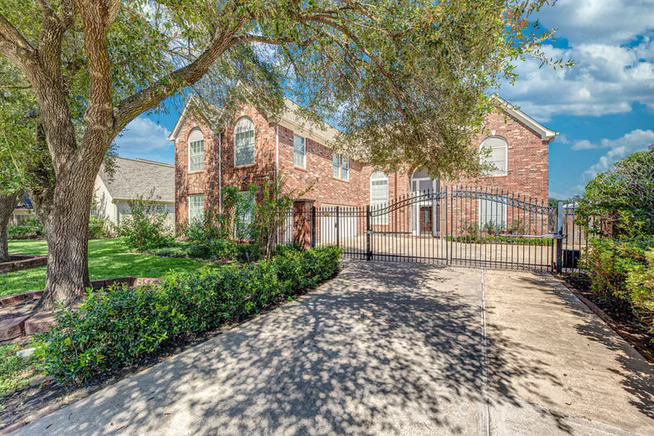 Photo 3 of 1907 Waterside Drive, Missouri City, TX