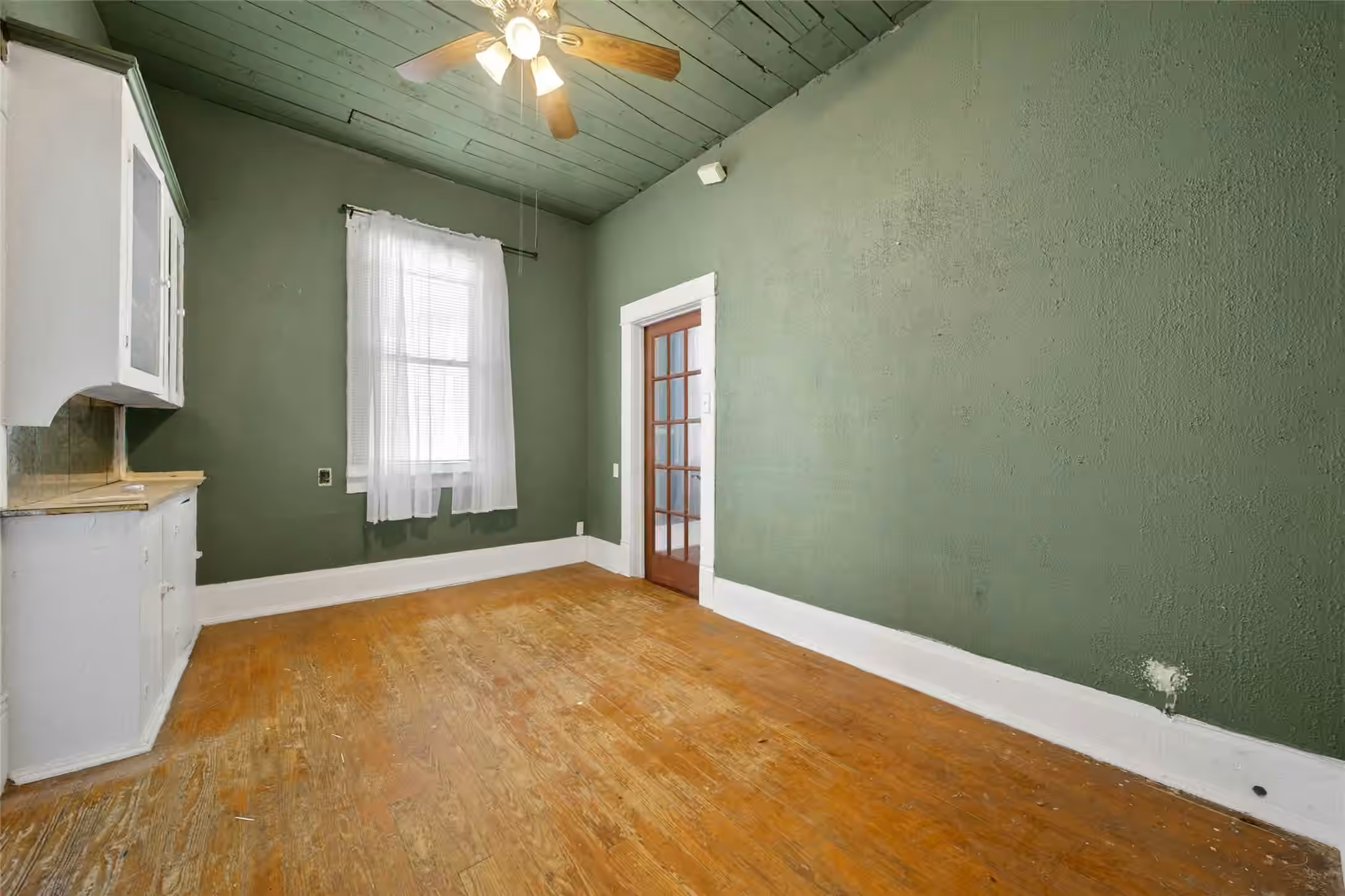 Photo 7 of 207 Northwood Street, Houston, TX