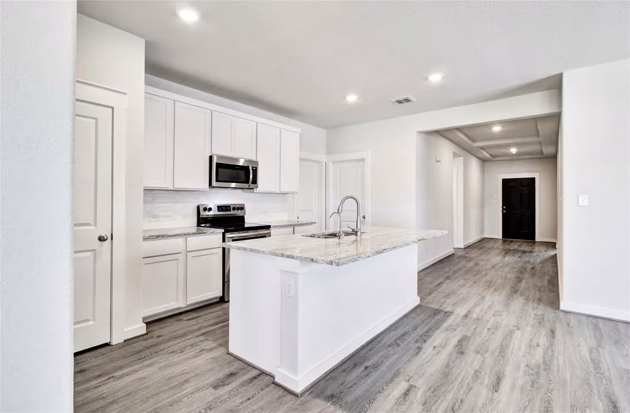 Photo 4 of 12734 Dina Springs Lane, Magnolia, TX