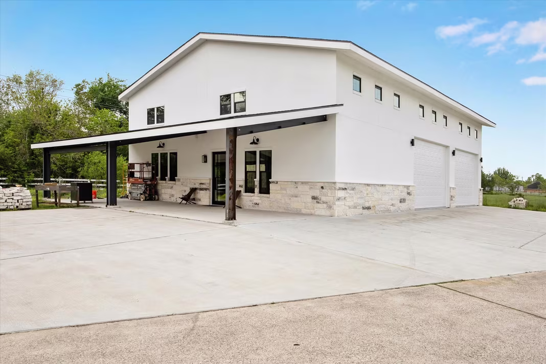 Photo 5 of 17810 County Road 125, Pearland, TX