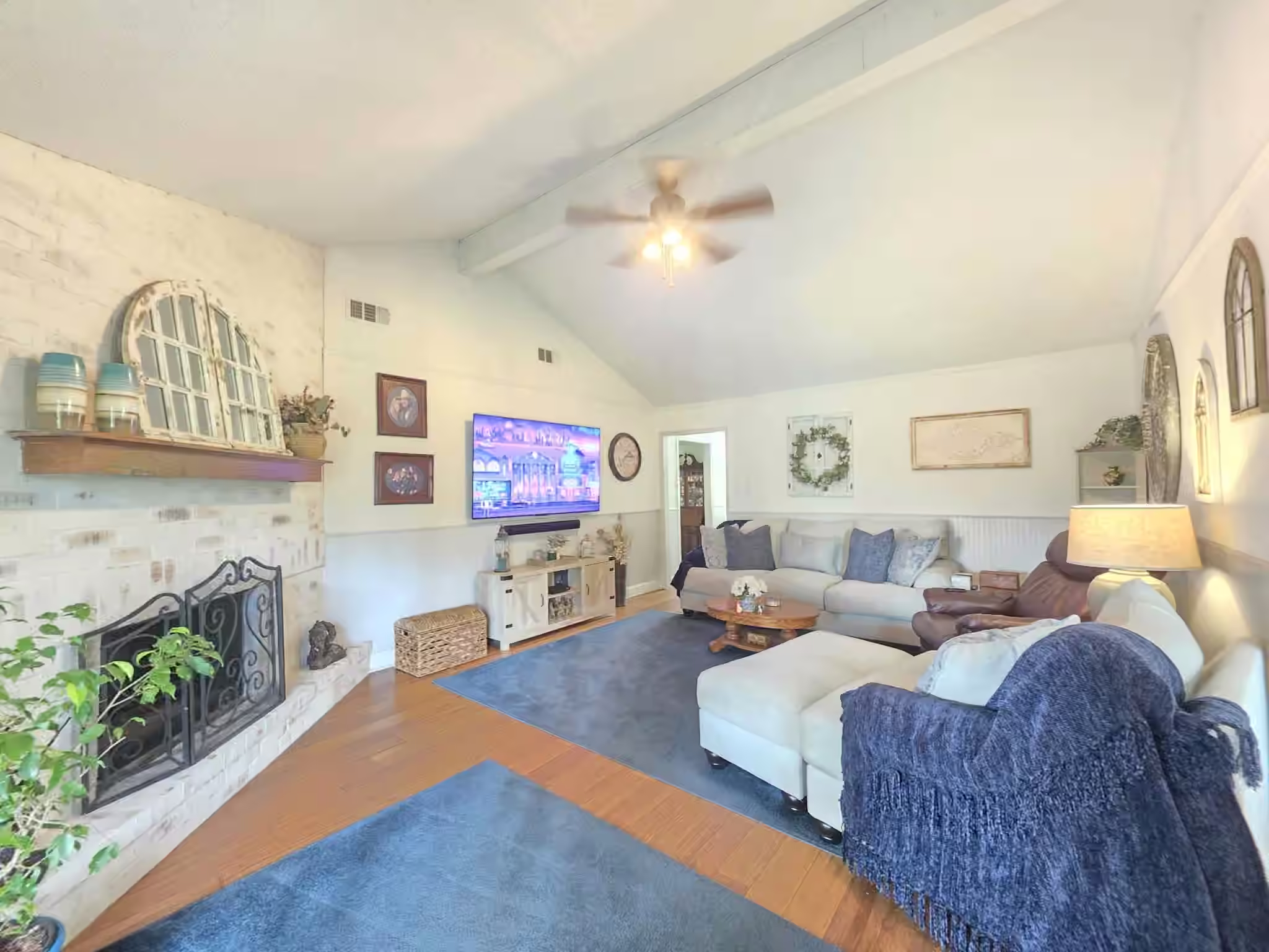 Photo 3 of 4701 Hiram Brandon Drive, Bay City, TX