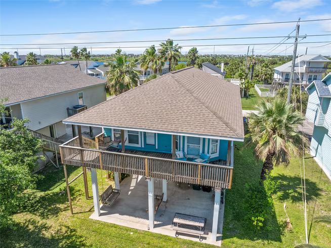 Photo 2 of 13819 Mutiny Lane, Galveston, TX