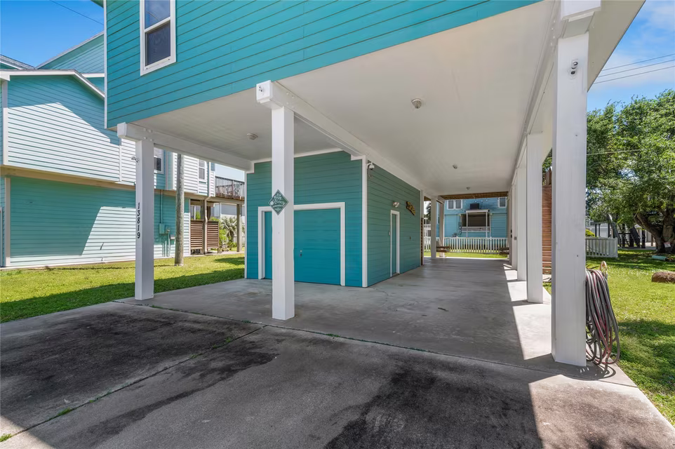 Photo 3 of 13819 Mutiny Lane, Galveston, TX