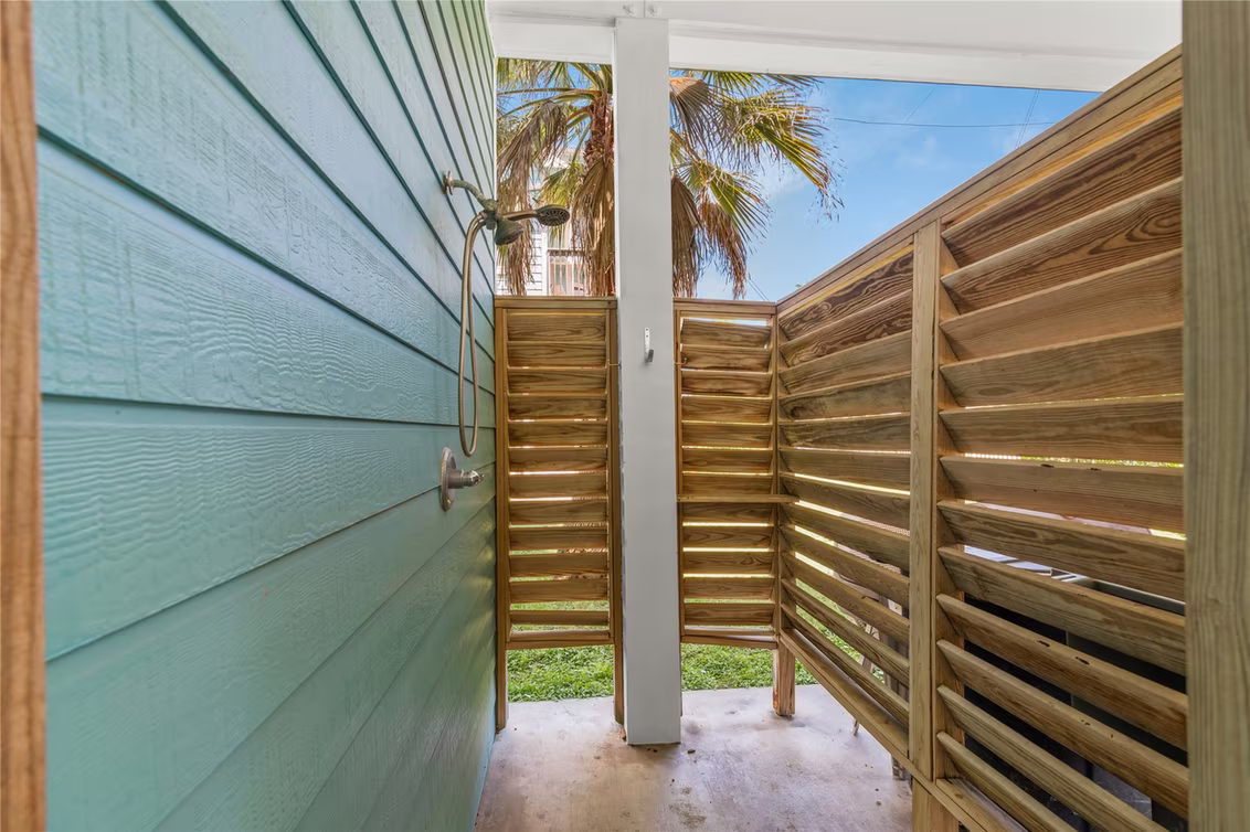 Photo 4 of 13819 Mutiny Lane, Galveston, TX
