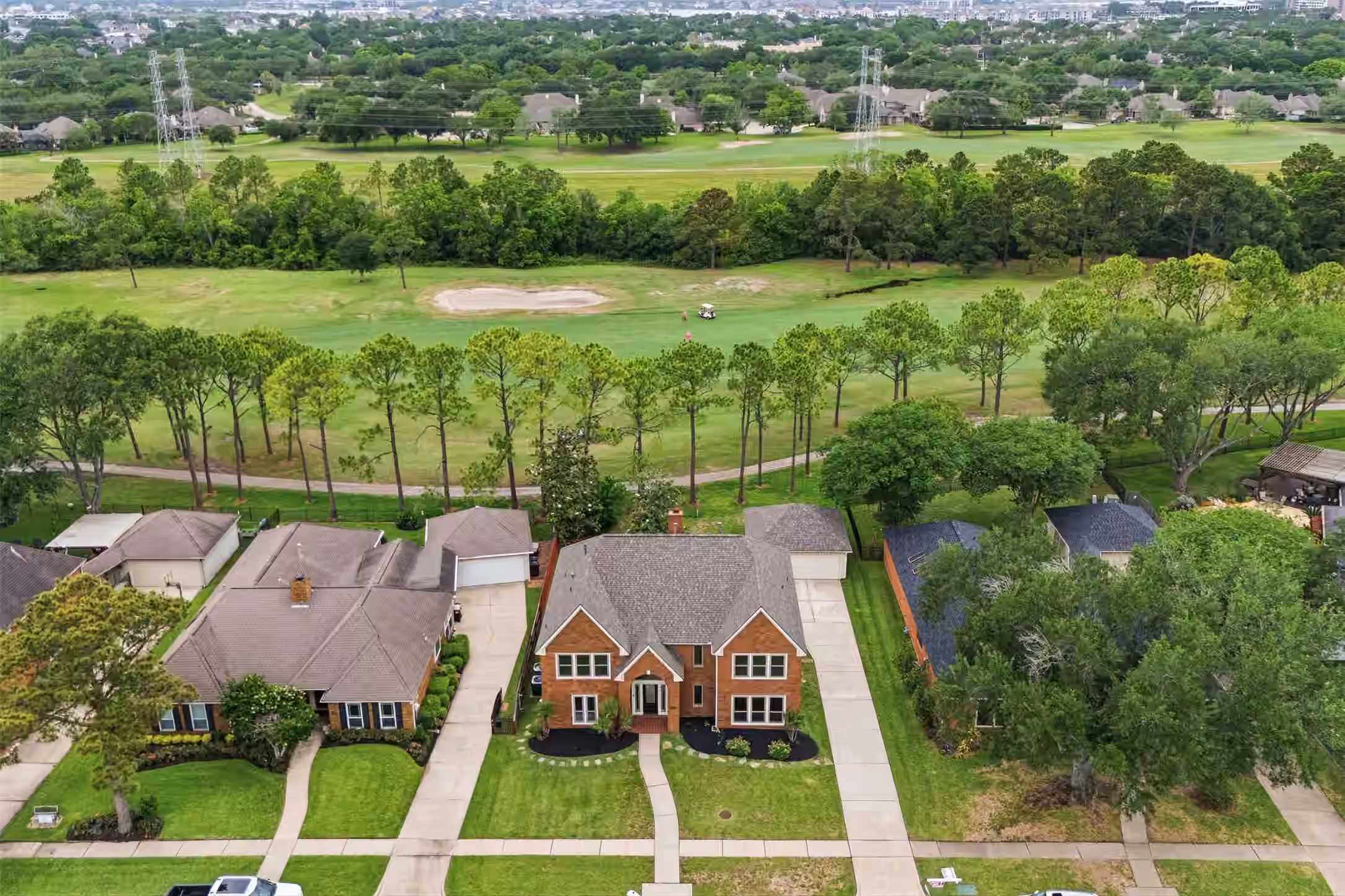Photo 3 of 2312 Pebble Beach Drive, League City, TX