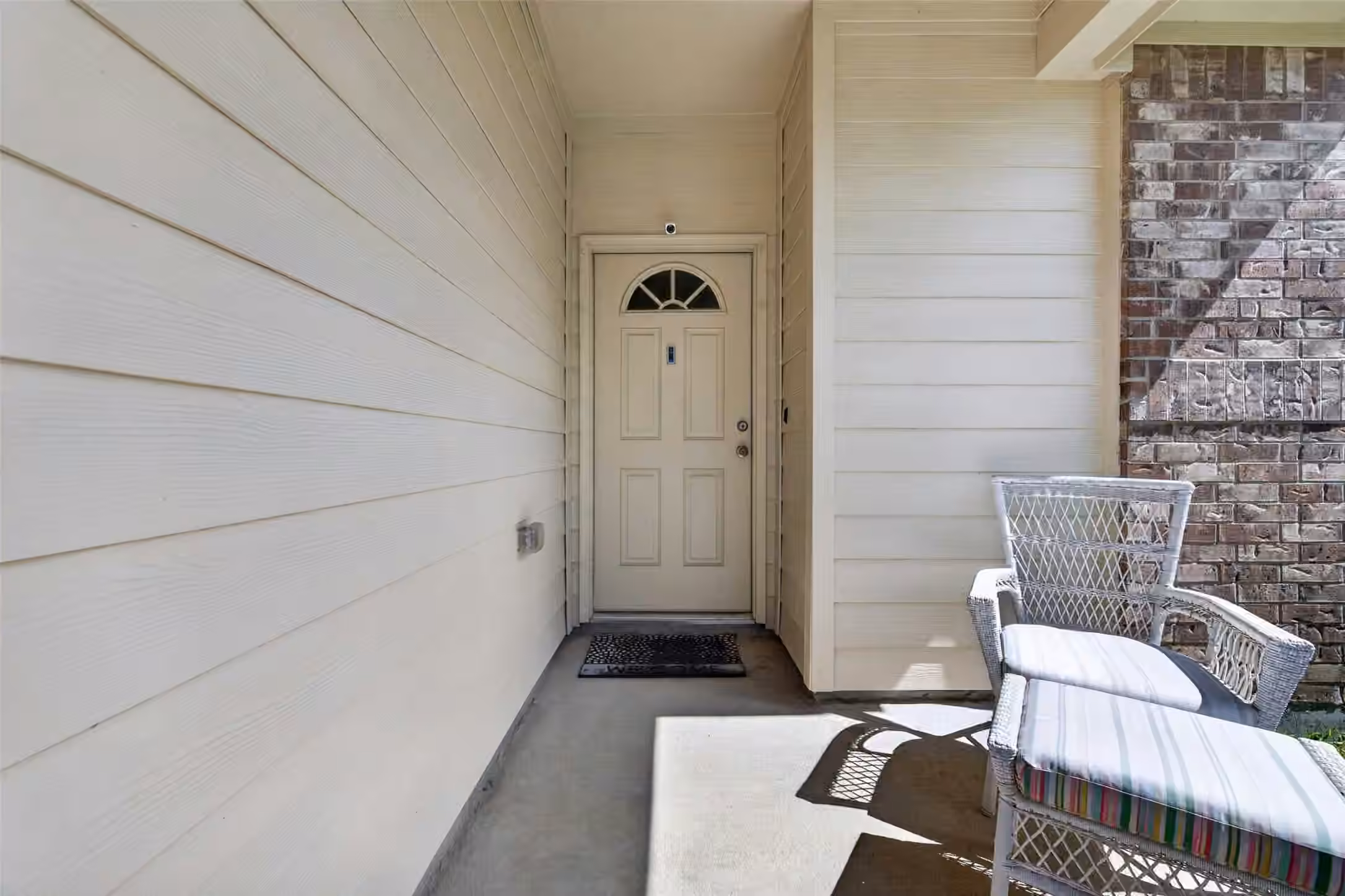 Photo 5 of 1329 Red Hills Drive, Rosharon, TX