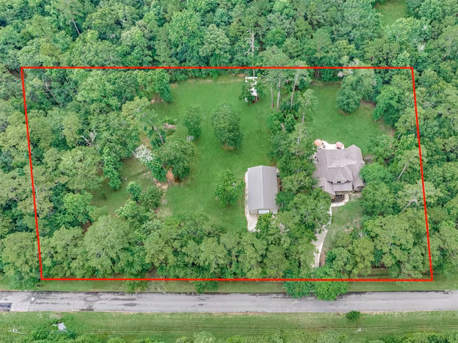 Photo 4 of 10309 Croger Drive, Magnolia, TX