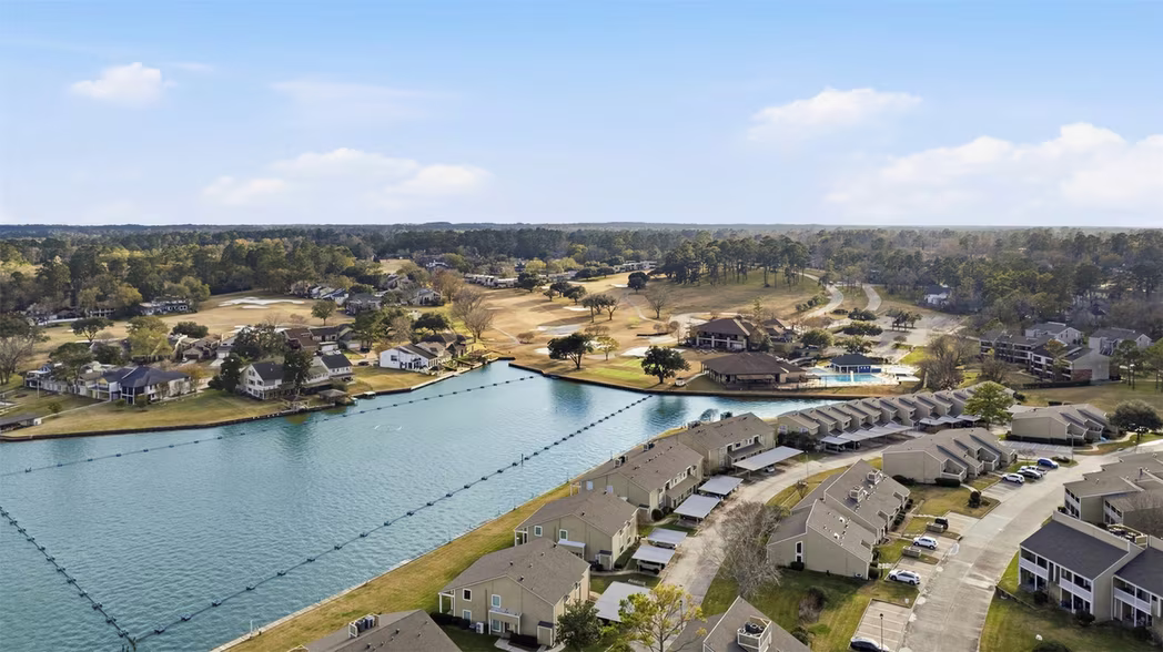 Photo 6 of 135 April Point Drive S, Conroe, TX