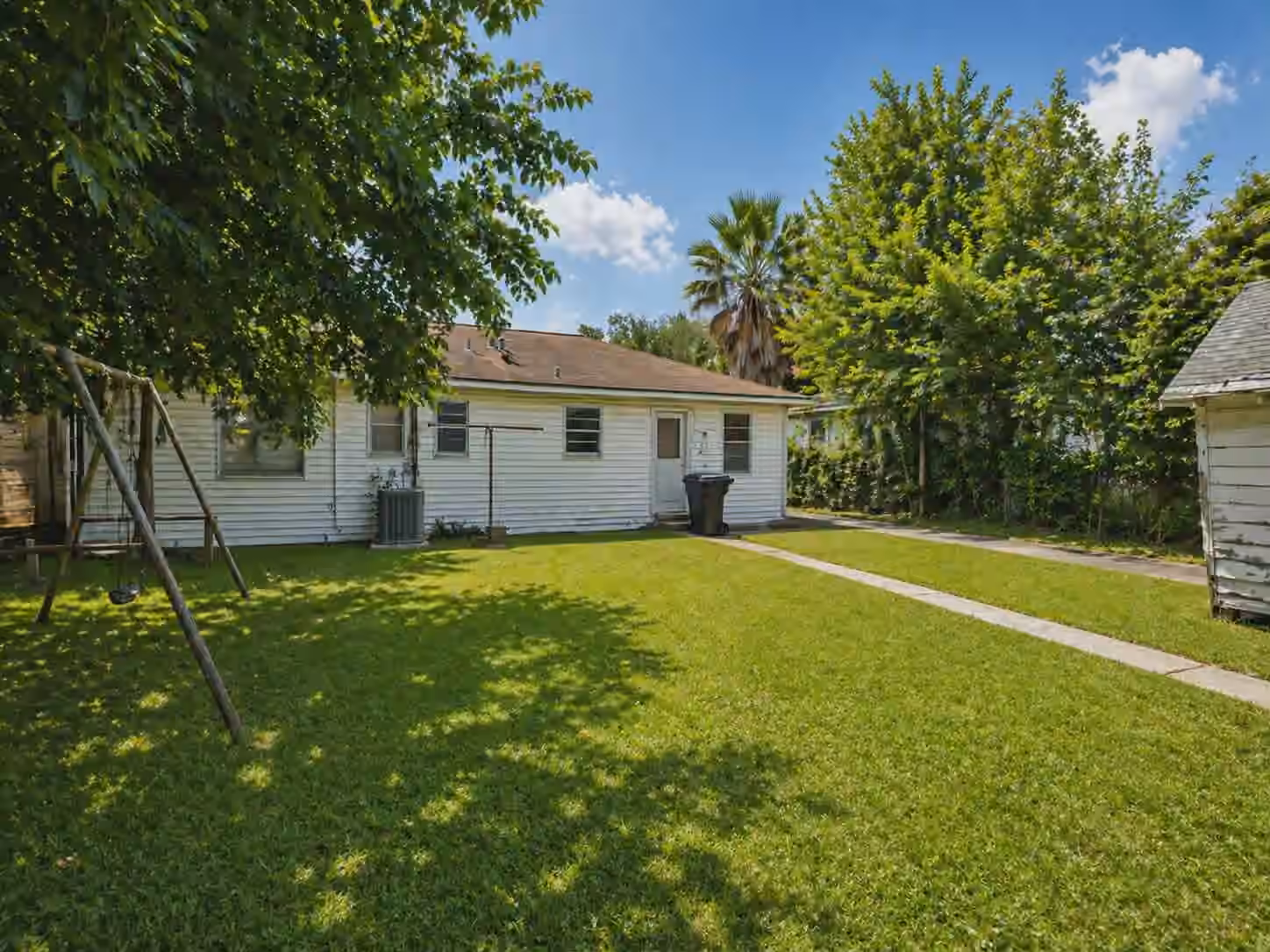 Photo 3 of 4302 Edison Street, Houston, TX