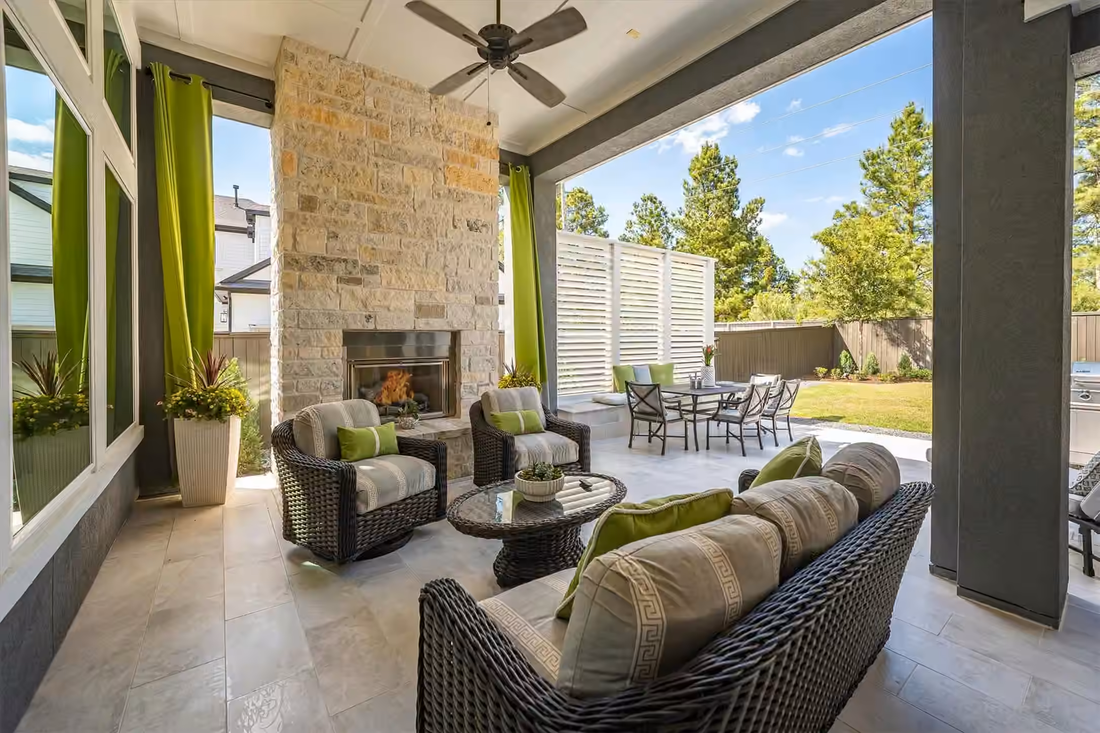 Photo 5 of 43 W Sawyer Ridge Drive, Spring, TX
