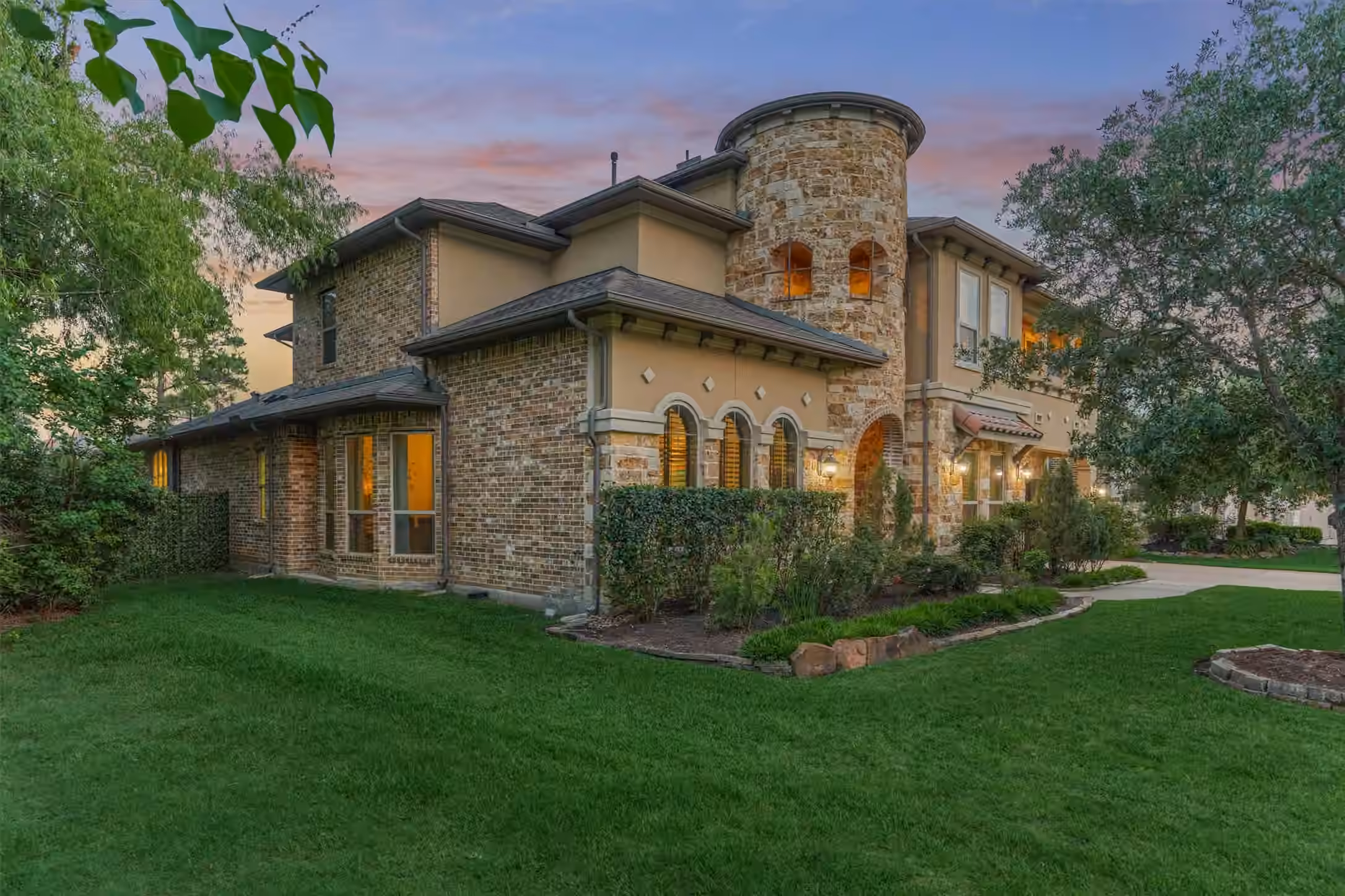 Photo 2 of 101 S Chaparral Bend Drive, Montgomery, TX