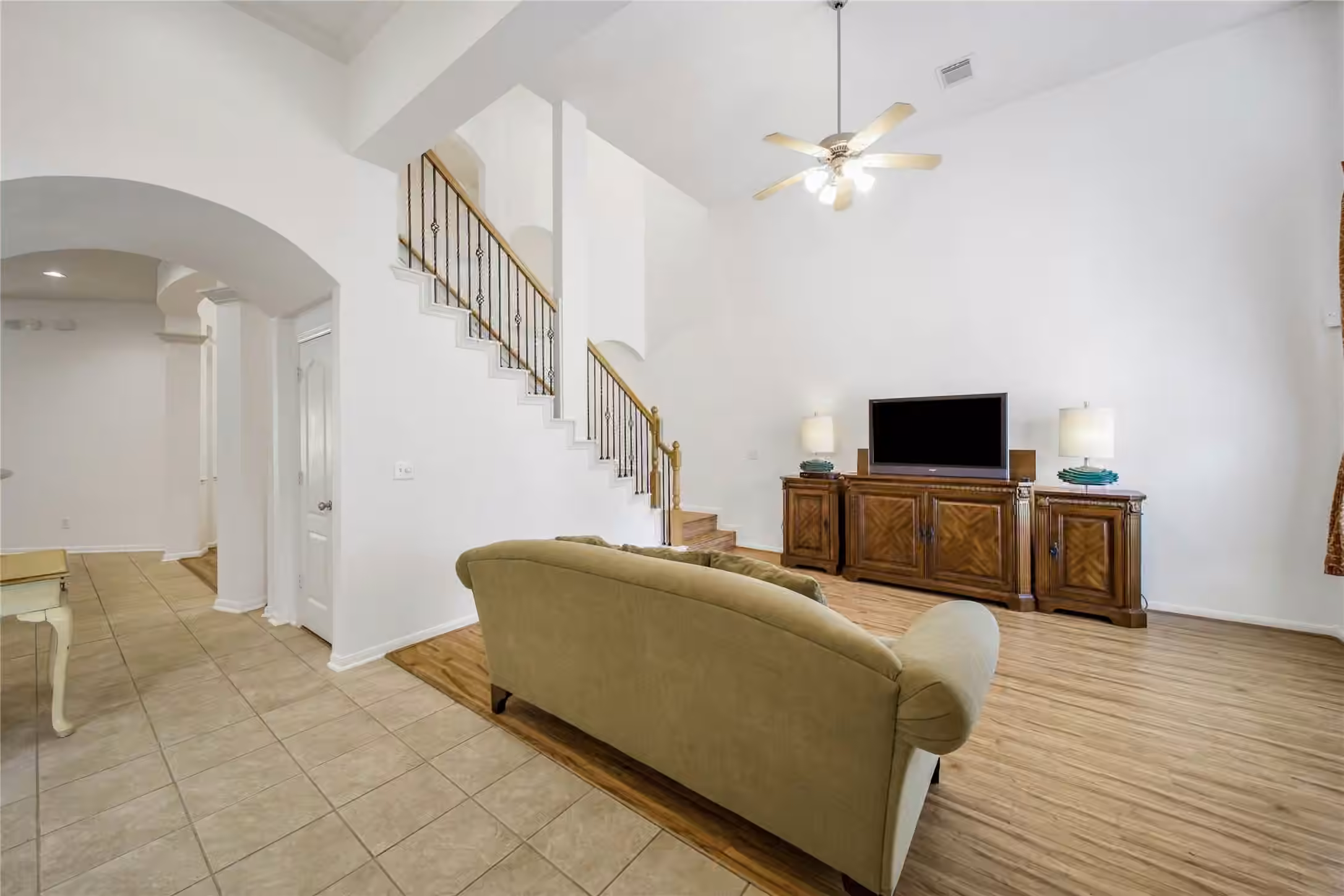 Photo 4 of 3330 Knollcrest Lane, Pearland, TX