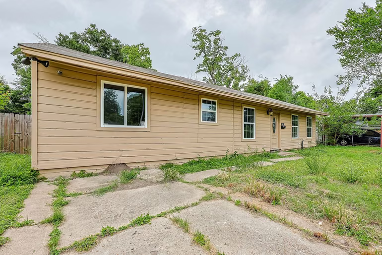 Photo 2 of 5839 Southurst Street, Houston, TX