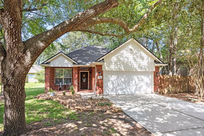 Photo of 11366 Glenforest Dr, Montgomery, TX