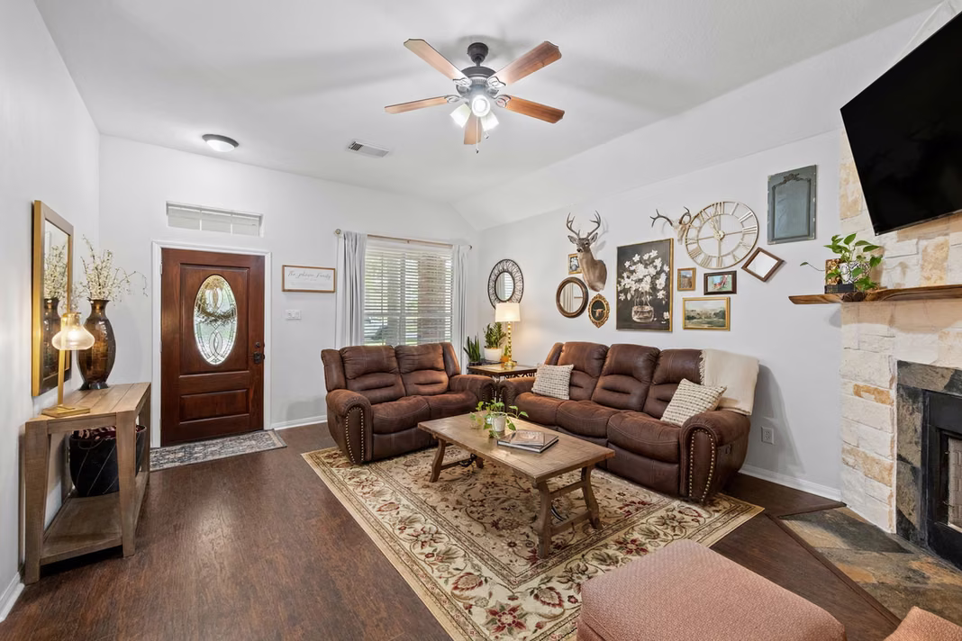 Photo 2 of 11366 Glenforest Dr, Montgomery, TX