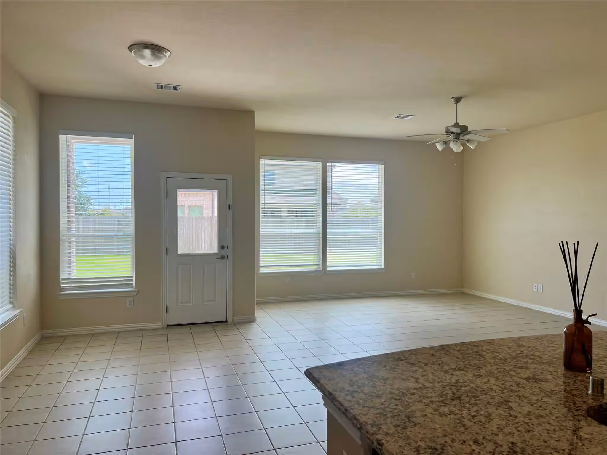 Photo 3 of 13201 Anchor Isle Court, Texas City, TX