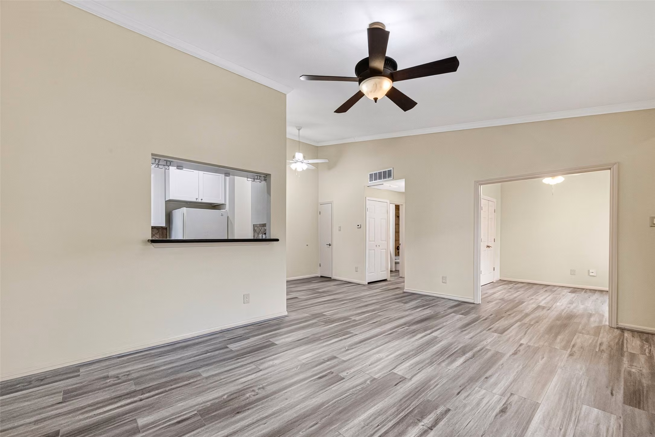 Photo 6 of 2001 Bering Drive 2F, Houston, TX