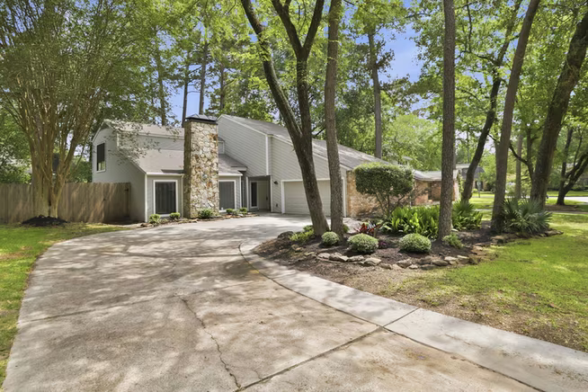 Photo 2 of 2119 Woodstream Drive, Kingwood, TX