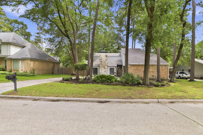 Photo 3 of 2119 Woodstream Drive, Kingwood, TX
