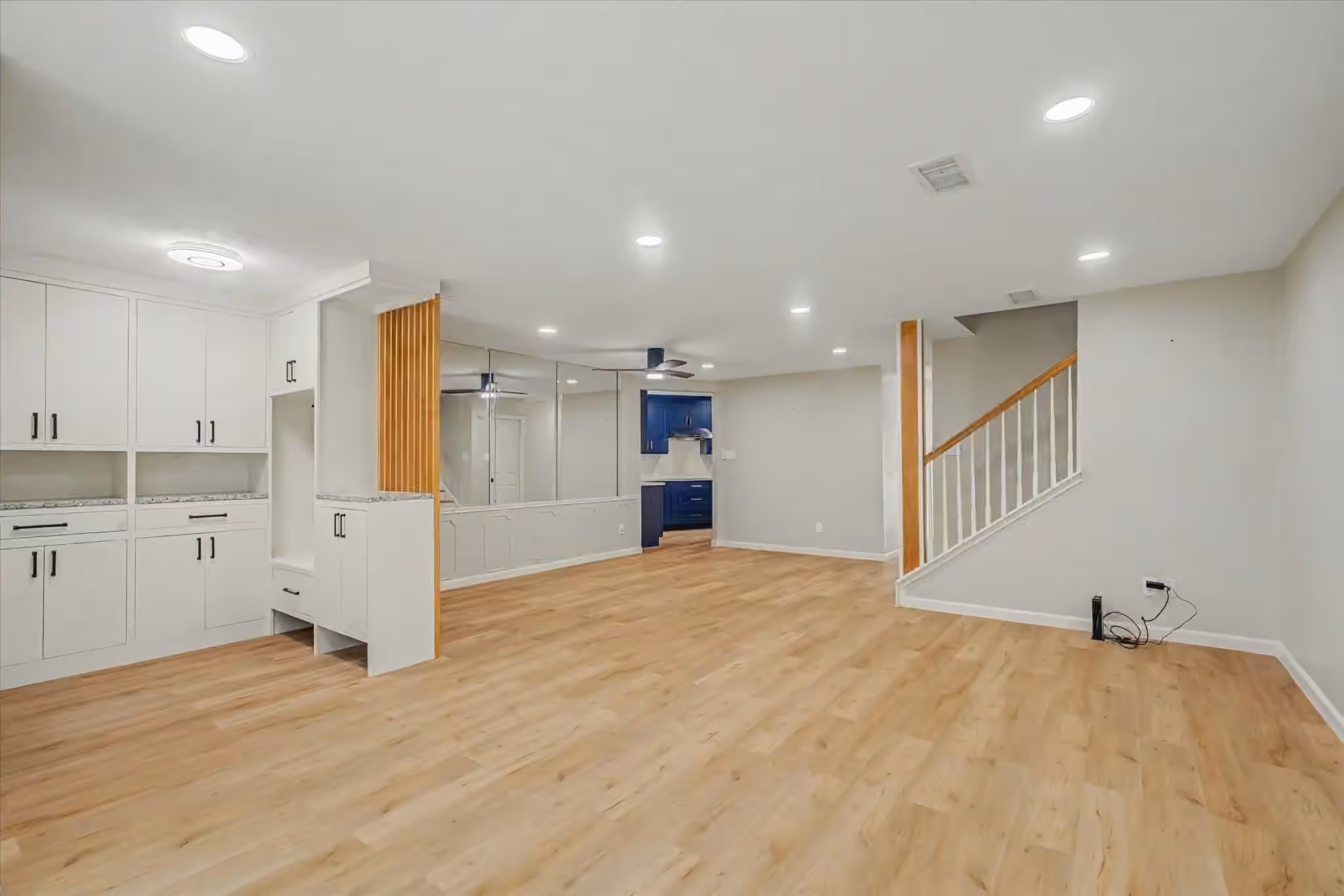 Photo 5 of 13198 Trail Hollow Drive 3198, Houston, TX