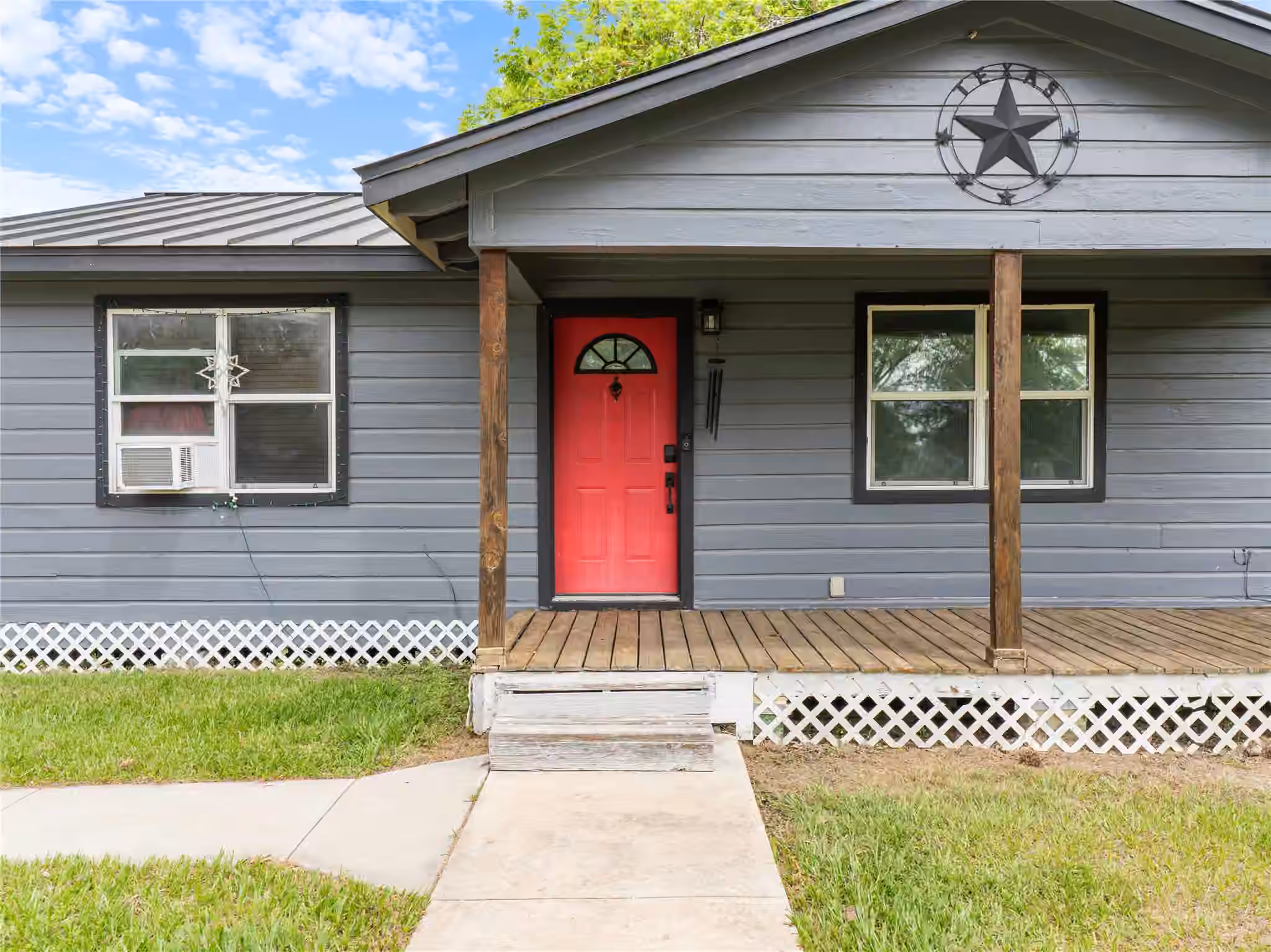 Photo 4 of 404 E Elizabeth Avenue, Palacios, TX