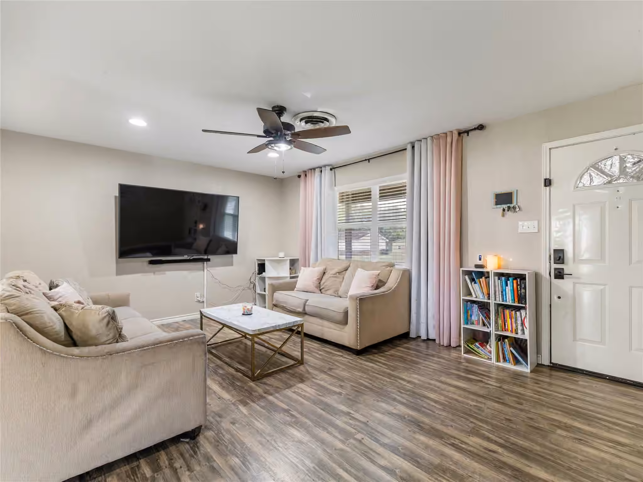 Photo 6 of 404 E Elizabeth Avenue, Palacios, TX