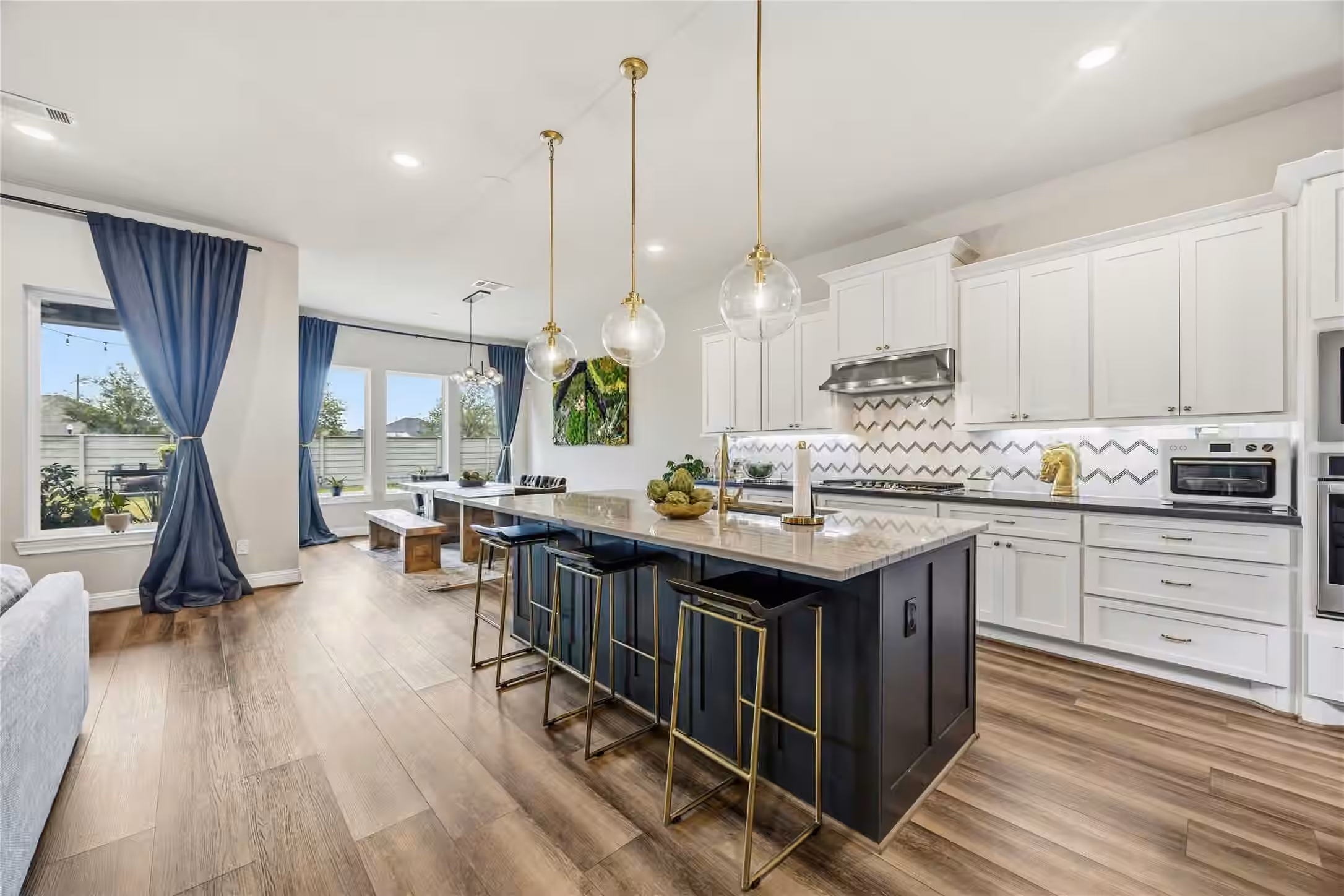 Photo 2 of 4711 Arbor Hollow Drive, Manvel, TX